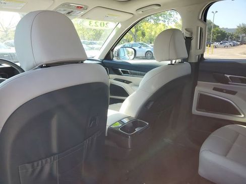 Certified 2023 Kia Telluride EX w/ EX Captain's Chair Package image 9