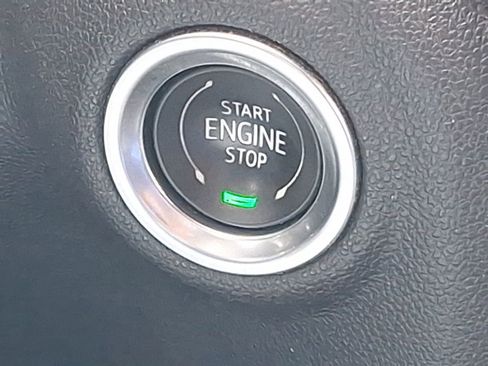 Used 2022 GMC Sierra 1500 SLT w/ SLT Convenience Package image 30