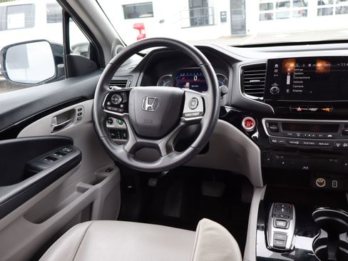 Used 2022 Honda Pilot Touring image 13