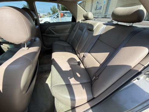 Used 2001 Toyota Camry XLE FWD image 10