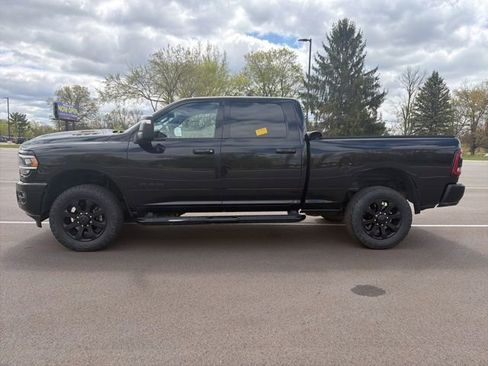 Used 2023 RAM 2500 Laramie w/ Night Edition AWD/4WD image 3