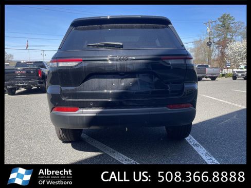 New 2026 Jeep Grand Cherokee Limited w/ Limited Altitude Package AWD/4WD image 4