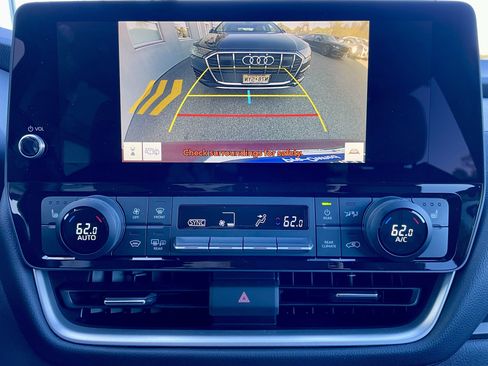 Used 2024 Toyota Grand Highlander AWD image 26