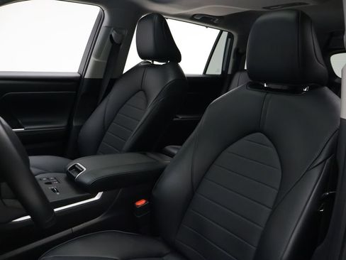 Certified 2024 Toyota Highlander XLE image 13