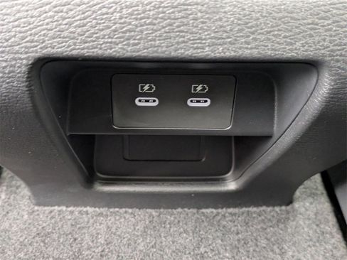 New 2025 Mitsubishi Outlander SE image 15