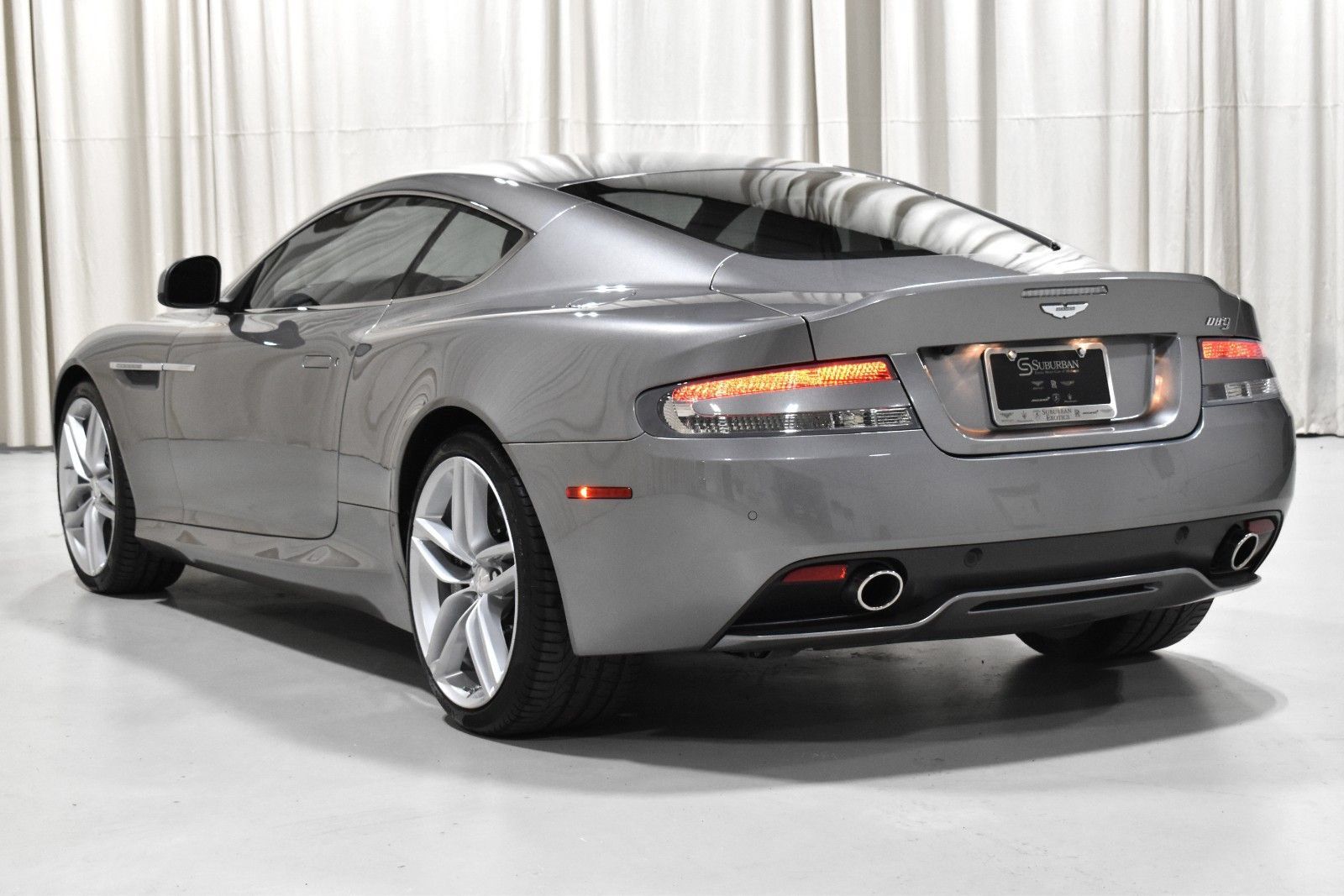 Used 2014 Aston Martin DB9 Coupe RWD image 7