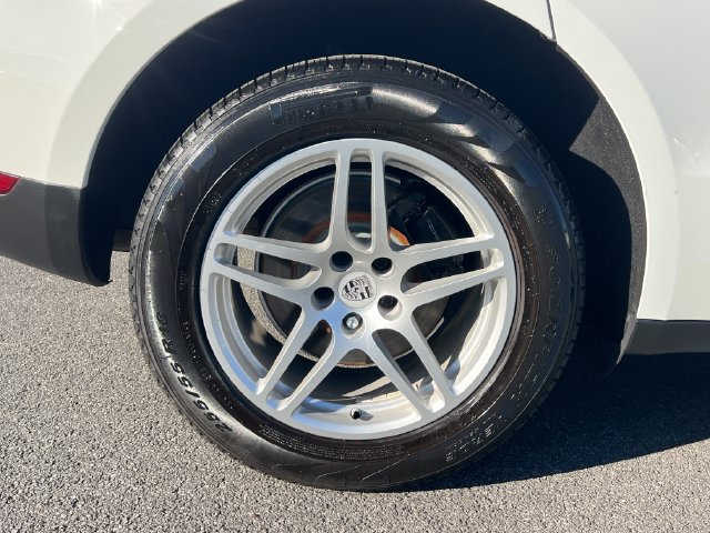 Used 2018 Porsche Macan AWD/4WD image 27