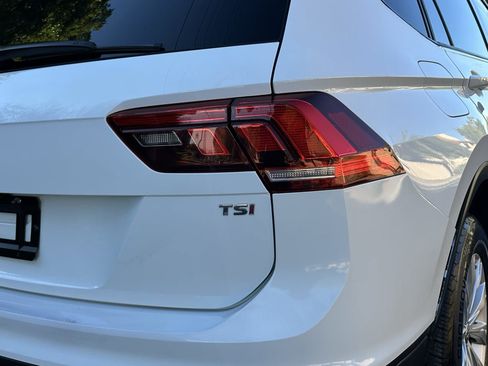 Used 2018 Volkswagen Tiguan S image 53