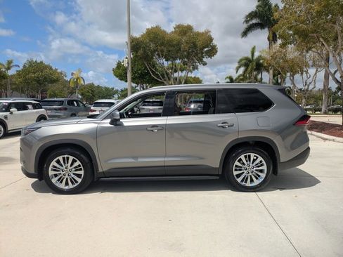 Certified 2025 Toyota Grand Highlander AWD image 8