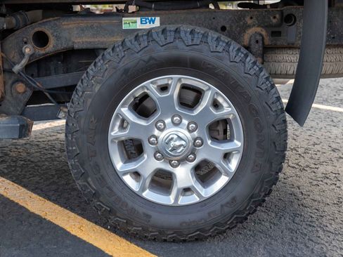 Used 2020 RAM 2500 Tradesman w/ Chrome Appearance Group AWD/4WD image 32