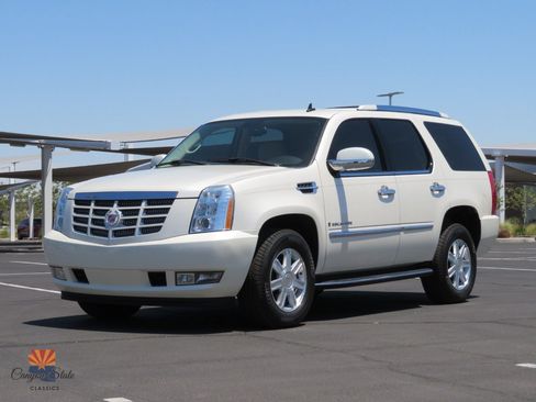 Used 2008 Cadillac Escalade AWD image 5