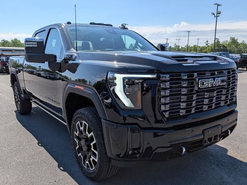 New 2026 GMC Sierra 2500 Denali Ultimate w/ LPO, Black Badging Package AWD/4WD image 4