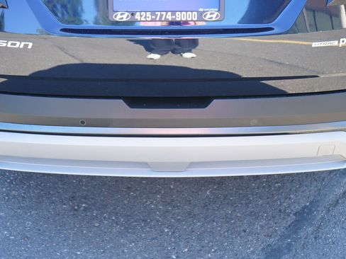 Used 2025 Hyundai Tucson Limited AWD/4WD image 12