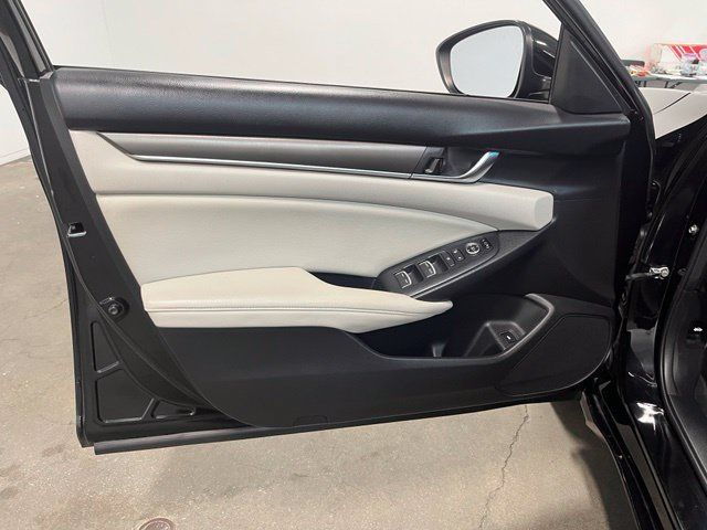 Used 2018 Honda Accord LX image 25
