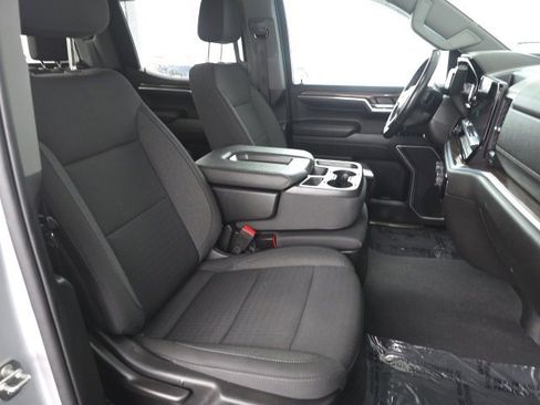 Used 2022 Chevrolet Silverado 1500 LT image 11