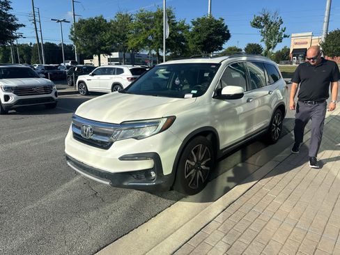 Used 2019 Honda Pilot Touring image 4