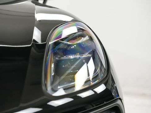 New 2026 Porsche Macan S image 7