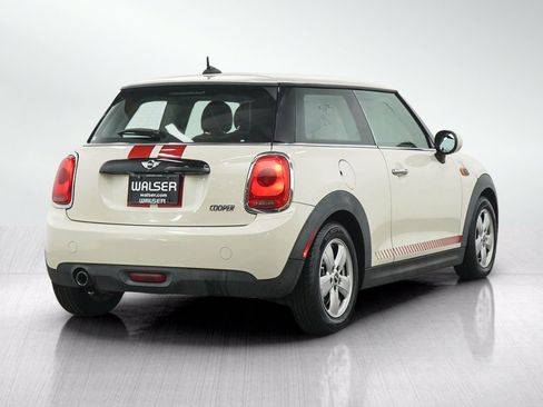 Used 2017 MINI Cooper 2-Door Hardtop FWD image 5