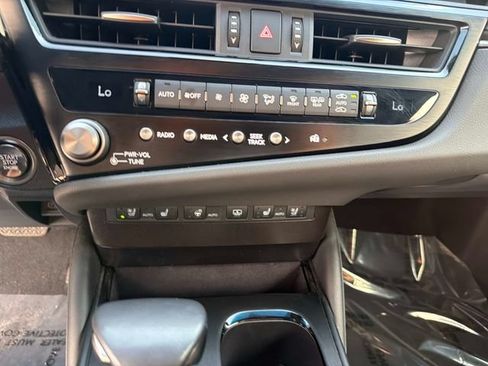 Used 2024 Lexus ES 350 Ultra Luxury w/ Accessory Package (Z2) FWD image 25