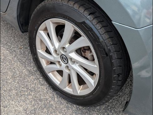 Used 2013 MAZDA MAZDA3 i SV FWD image 20