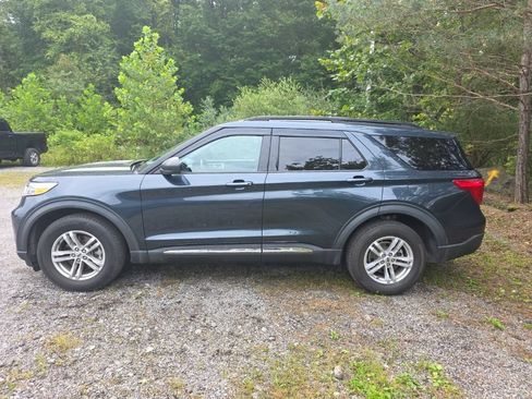 Used 2022 Ford Explorer XLT w/ Class IV Trailer Tow Package AWD/4WD image 4