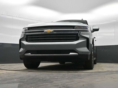 Used 2024 Chevrolet Suburban LT image 30