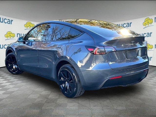 Used 2022 Tesla Model Y Long Range AWD/4WD image 2