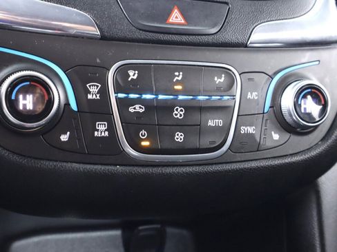 Used 2018 Chevrolet Equinox LT w/ Sun & Infotainment Package image 20