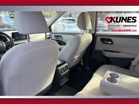 Used 2025 Nissan Rogue SV image 33