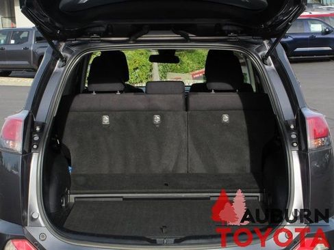 Used 2018 Toyota RAV4 LE image 8