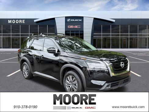 Used 2025 Nissan Pathfinder SV w/ SV Premium Package FWD image 1