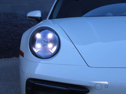 Certified 2022 Porsche 911 Targa 4S image 13