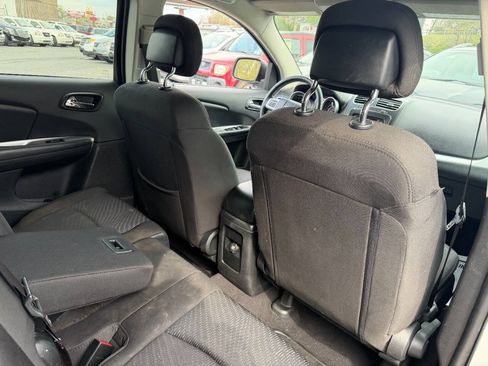 Used 2016 Dodge Journey SE w/ Flexible Seating Group FWD image 37