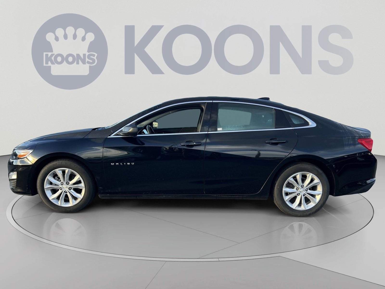 Used 2024 Chevrolet Malibu LT FWD image 2