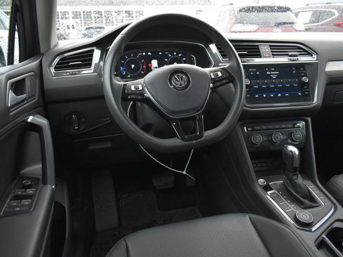 Used 2020 Volkswagen Tiguan SEL image 19