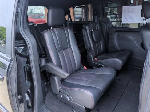 Used 2013 Dodge Grand Caravan R/T w/ Driver Convenience Group FWD image 27