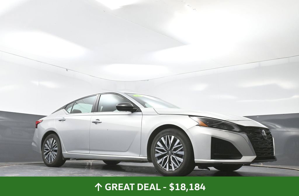 Used 2024 Nissan Altima 2.5 SV FWD image 50