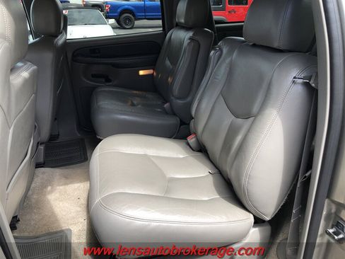 Used 2003 GMC Yukon XL SLT w/ 1SD Preferred Equipment Group AWD/4WD image 10