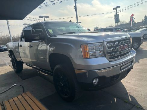 Used 2014 GMC Sierra 2500 SLE w/ SLE Preferred Package image 2