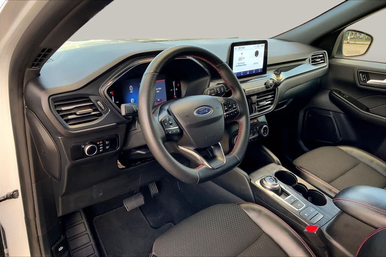 Used 2025 Ford Escape ST-Line FWD image 18