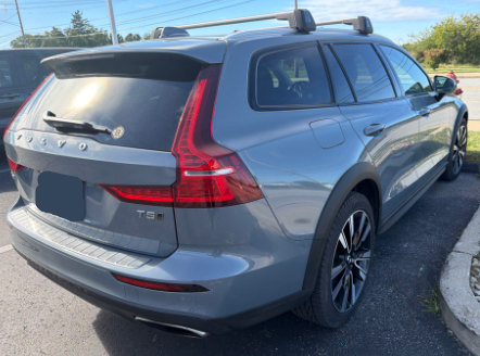 Used 2022 Volvo V60 T5 Cross Country w/ Climate Package AWD/4WD image 2