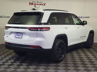Used 2024 Jeep Grand Cherokee Altitude AWD/4WD video 3