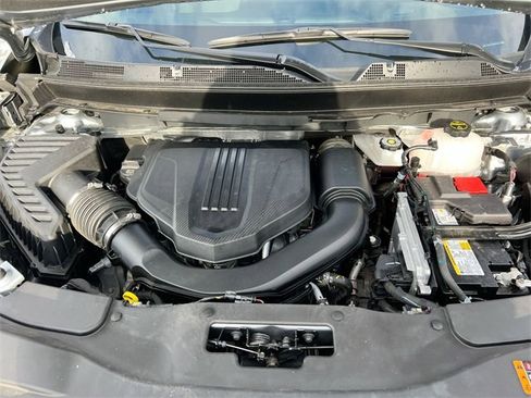 Used 2025 Chevrolet Traverse Z71 w/ Driver Confidence Package image 29