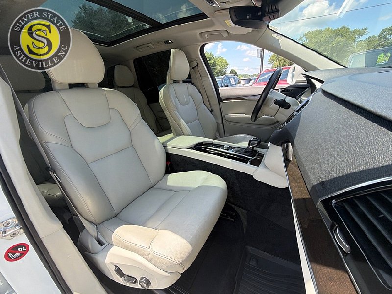 Used 2017 Volvo XC90 T6 Momentum w/ Vision Package AWD/4WD image 18