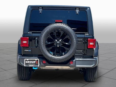 Used 2023 Jeep Wrangler Unlimited Sahara w/ Cold Weather Group AWD/4WD image 4