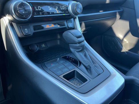 Used 2025 Toyota RAV4 XLE image 43