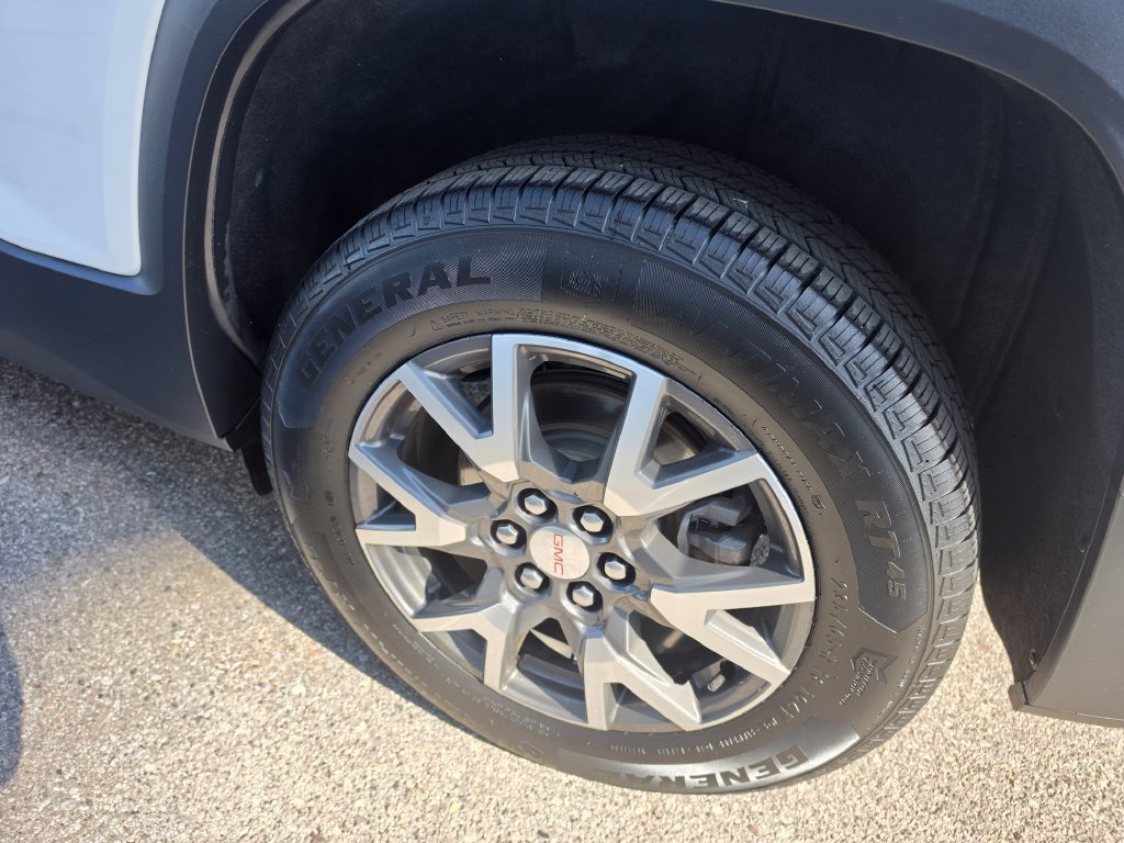 Certified 2021 GMC Acadia SLE w/ Driver Convenience Package FWD image 9
