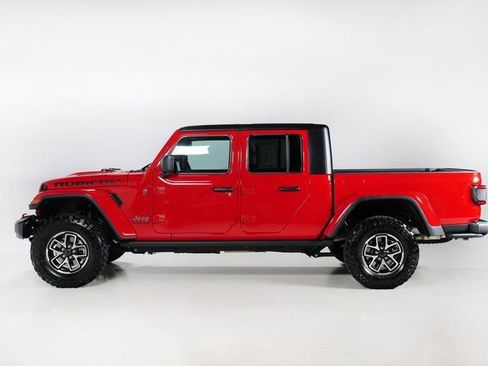 Used 2025 Jeep Gladiator Rubicon w/ Convenience Group image 6