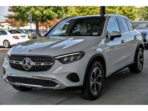 New 2026 Mercedes-Benz GLC 350e 4MATIC image 3