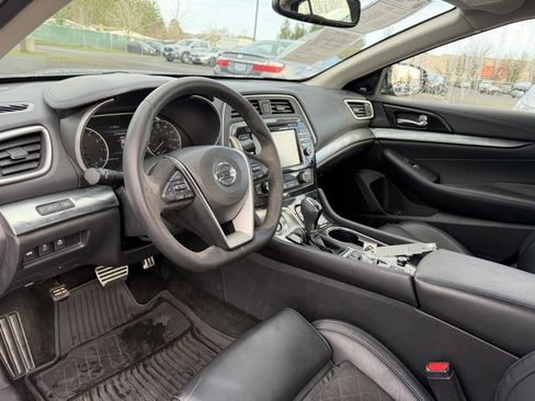 Used 2018 Nissan Maxima SR w/ Midnight Edition image 18